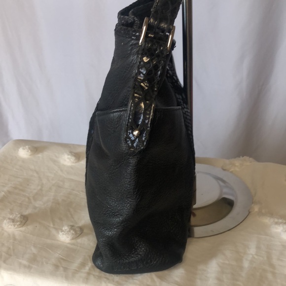 STONE & COMPANY black leather snakeskin print shoulder bag. Silver hardware. - Picture 3 of 14